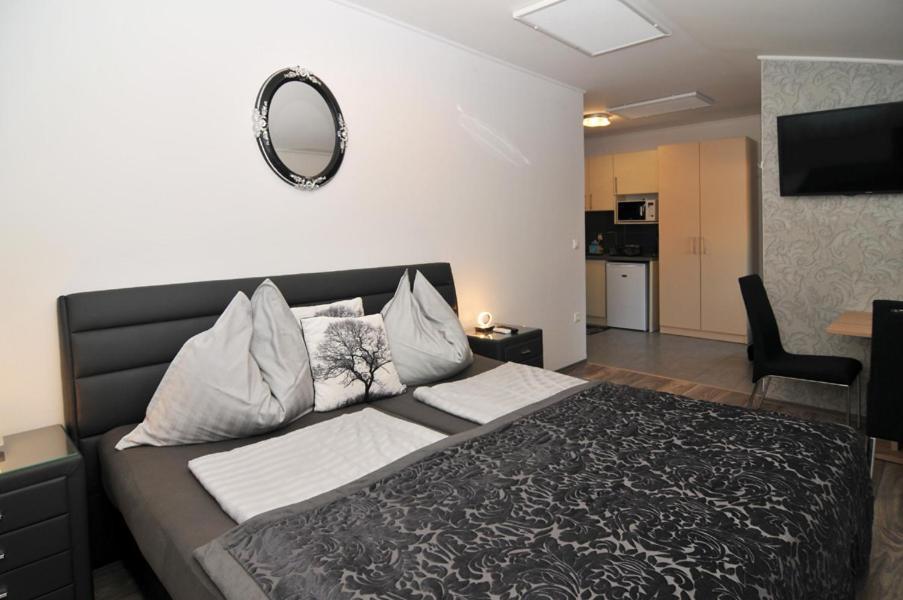 Silver Beach Apartments Siofok Ngoại thất bức ảnh