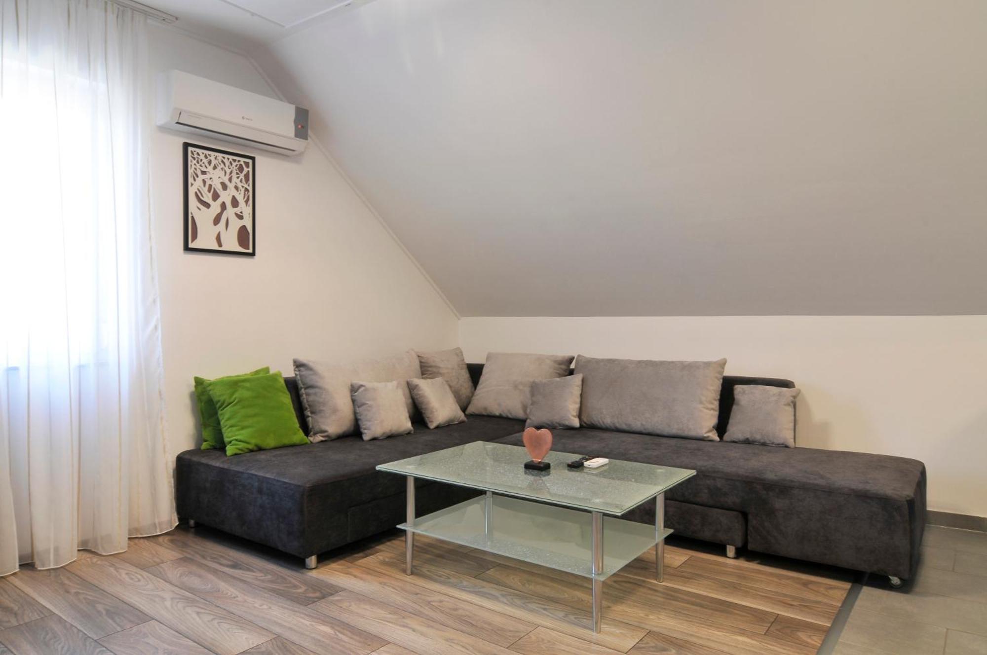 Silver Beach Apartments Siofok Ngoại thất bức ảnh
