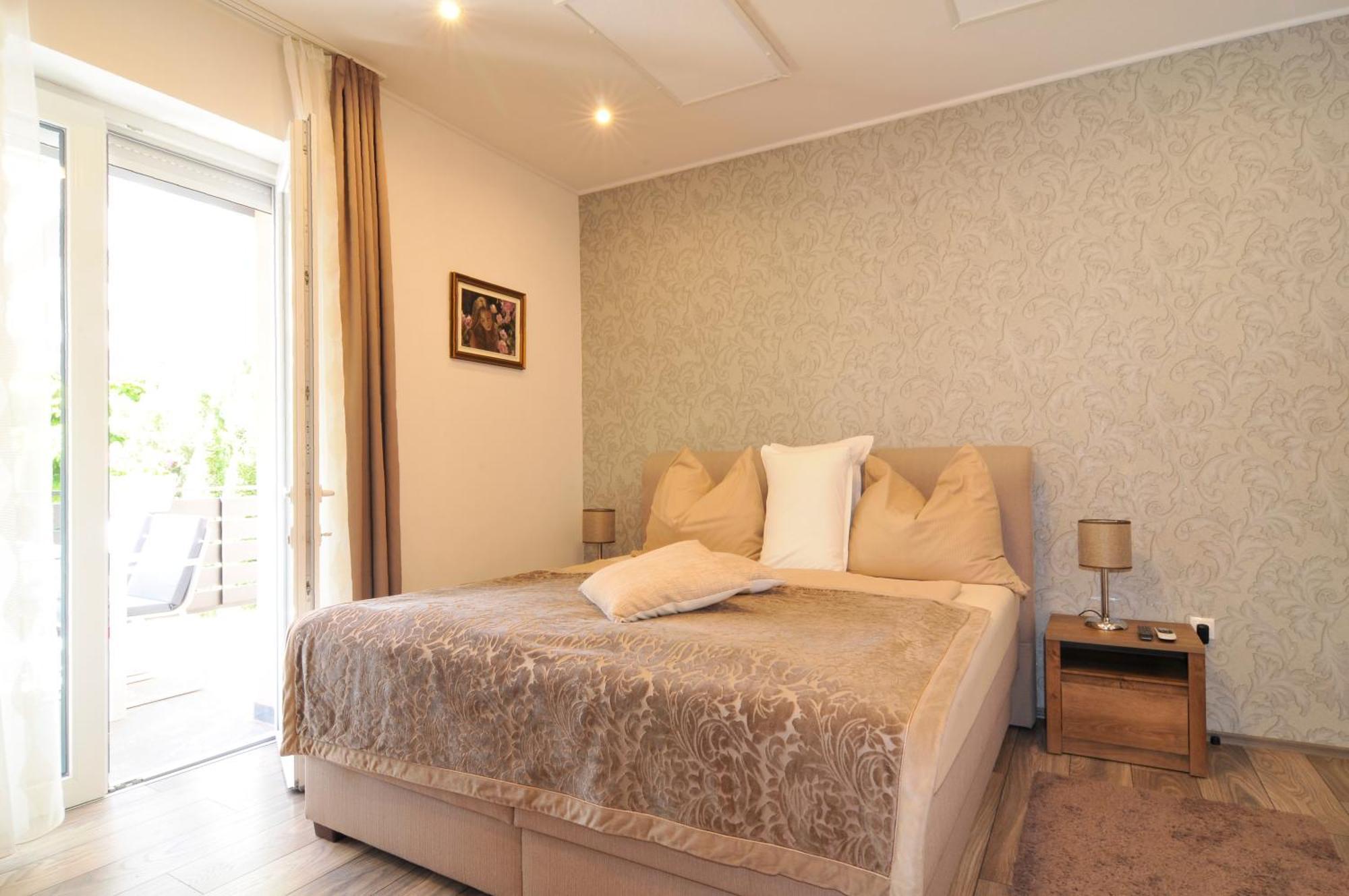 Silver Beach Apartments Siofok Ngoại thất bức ảnh